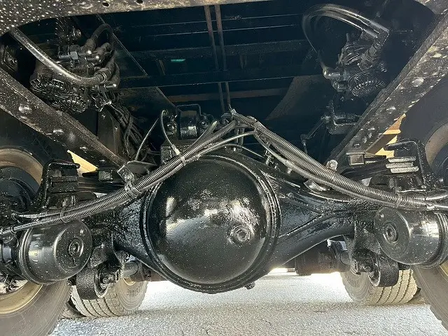 いすゞ ギガ QKG-CYH77B(8x4)の写真44