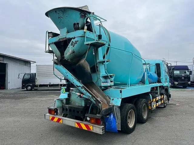 6×4!3軸2デフ!電動ホッパー!H27-増トンフォワード・コンクリートミキサー車|いすゞ フォワード QDG-FVZ34U2(6x4)の写真6