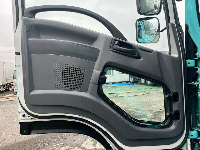 いすゞ フォワード QDG-FVZ34U2(6x4)の写真23