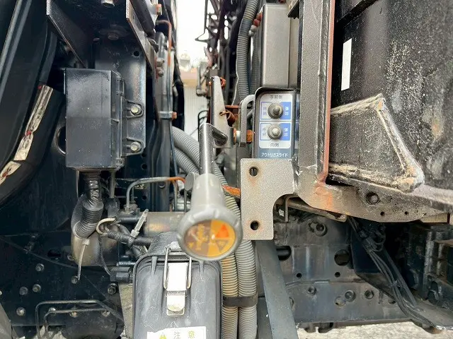三菱 ファイター KL-FQ61FN(6x4)の写真18