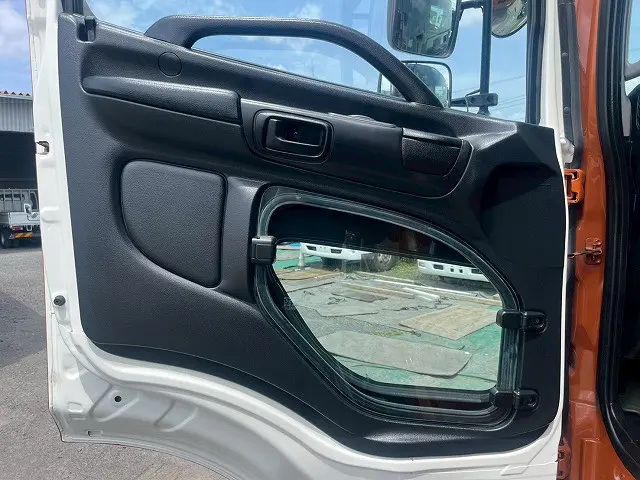 日野 プロフィア QKG-FR1EXBG(6x2)の写真20