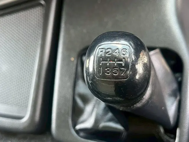 日野 プロフィア QKG-FR1EXBG(6x2)の写真33