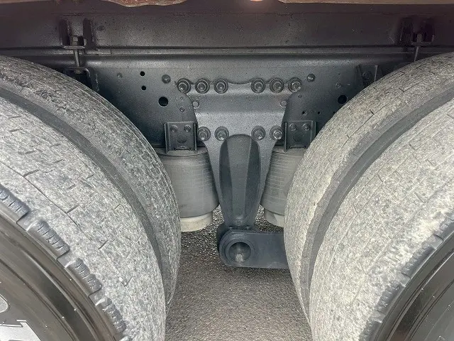 日野 プロフィア QKG-FR1EXBG(6x2)の写真44