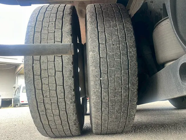 日野 プロフィア QKG-FR1EXBG(6x2)の写真45