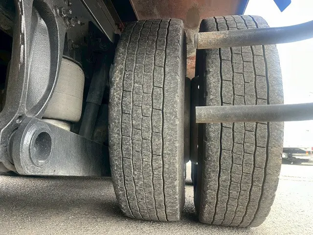 日野 プロフィア QKG-FR1EXBG(6x2)の写真46