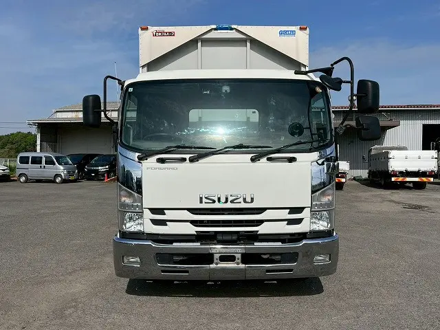 6200×フルワイド！内高：239cm！H30-フォワード・アルミウイングPG|いすゞ フォワード 2RG-FRR90T2(未入力/関係無)の写真2