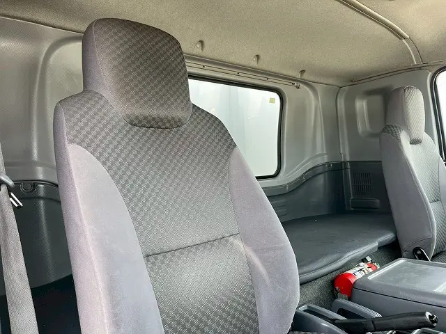 いすゞ フォワード 2RG-FRR90T2(未入力/関係無)の写真19