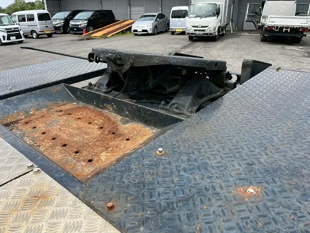 6×4！3軸2デフ！リーフサス！H29-スーパーグレート・トラクターヘッド|三菱 スーパーグレート QKG-FV60VJR(6x4)の写真12