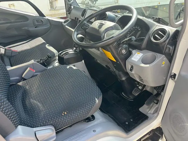 日野 デュトロ 2RG-XZU650M(2WD)の写真20