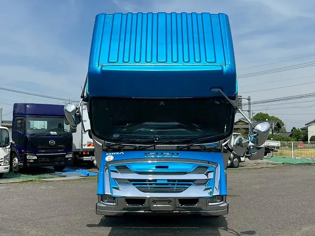 13.3トン積載!380馬力・ターボ!H29-ギガ・アルミウイング|いすゞ ギガ QPG-CYJ77B(8x4)の写真3