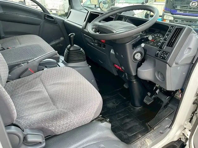 いすゞ エルフ 2PG-NPS88AN(4WD)の写真17