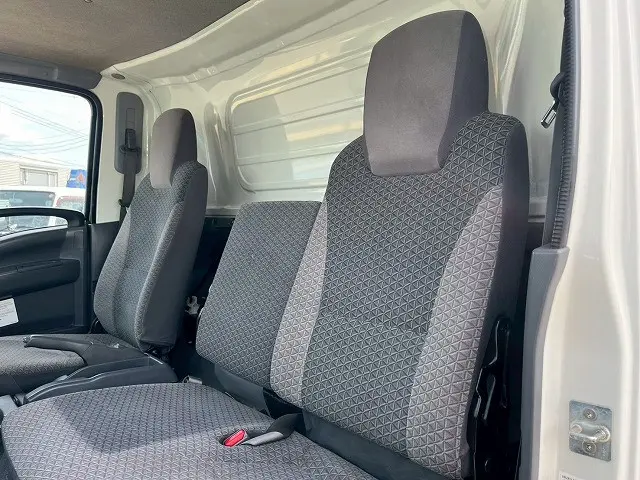 いすゞ エルフ 2PG-NPS88AN(4WD)の写真22