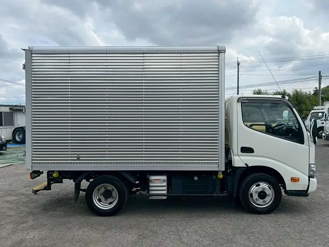 R4-デュトロアルミバン 車検付 令和9年3月迄 ワンオーナー|日野 デュトロ 2RG-XZC605M(2WD)の写真5