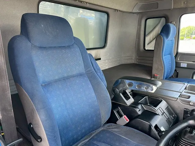 いすゞ ギガ QKG-CYJ77A(8x4)の写真20