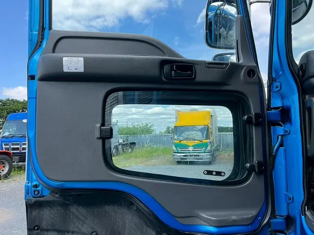 いすゞ ギガ QKG-CYJ77A(8x4)の写真22
