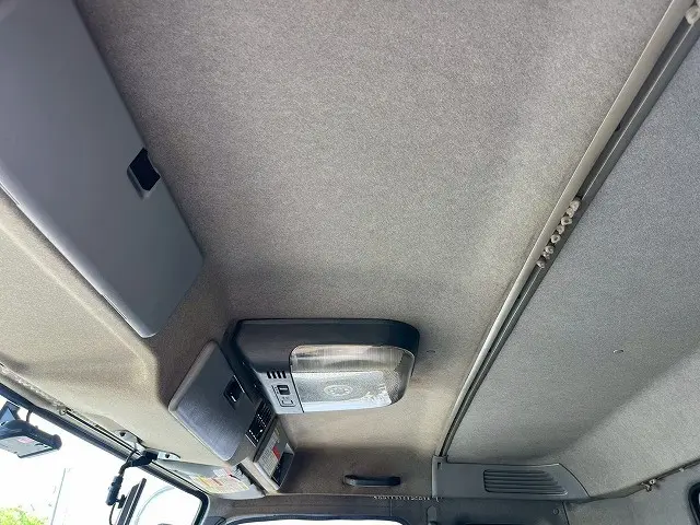 いすゞ ギガ QKG-CYJ77A(8x4)の写真25