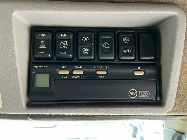 いすゞ ギガ QKG-CYJ77A(8x4)の写真31