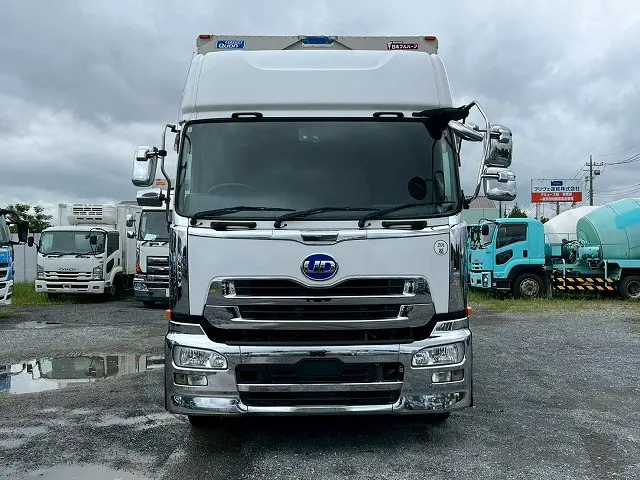 8×4!4軸低床2デフ!内高265cm!H29-クオン・アルミウイングPG|UD クオン QPG-CG5ZA(8x4)の写真2