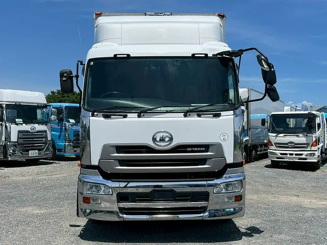 8×4！4軸低床2デフ！内高265cm！H29クオンアルミウイングPG|ＵＤ クオン QPG-CG5ZA(8x4)の写真2