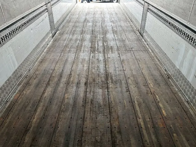 UD クオン QKG-CG5ZA(8x4)の写真14