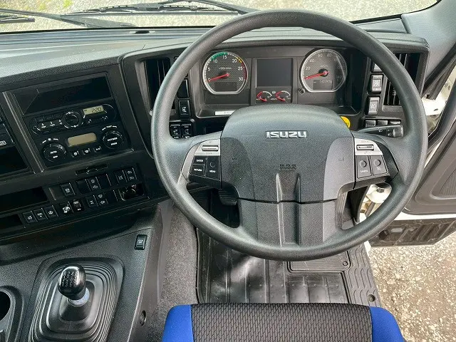いすゞ ギガ 2PG-CYJ77C(8x4)の写真23