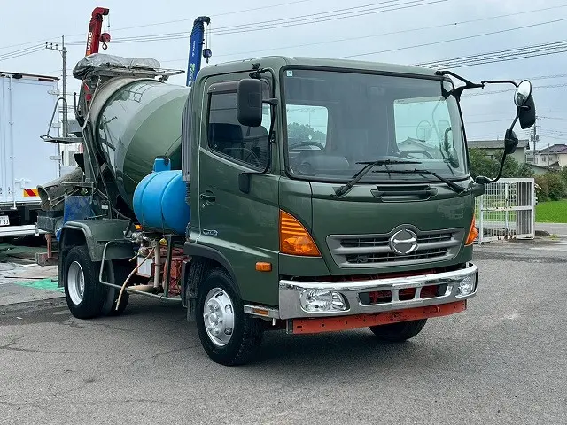レンジャーミキサー車 車検付 令和9年4月 3.72トン積載|日野 レンジャー TKG-FC9JCAA(未入力/関係無)の写真4