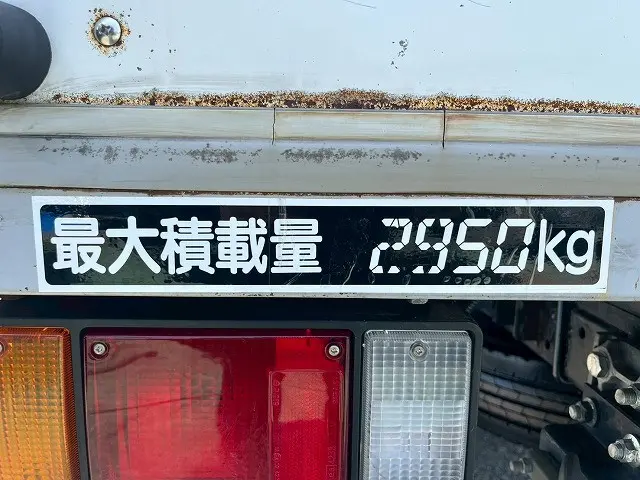 いすゞ エルフ TRG-NMR85AN(2WD)の写真16