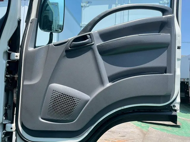 いすゞ エルフ TRG-NMR85AN(2WD)の写真17