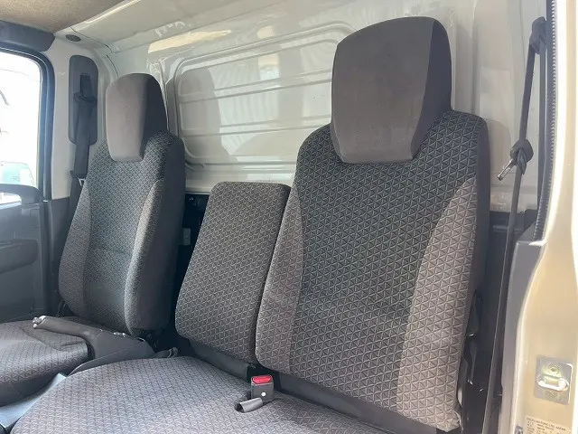 いすゞ エルフ TRG-NMR85AN(2WD)の写真23