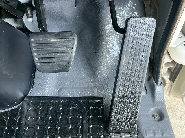 いすゞ エルフ TRG-NMR85AN(2WD)の写真35