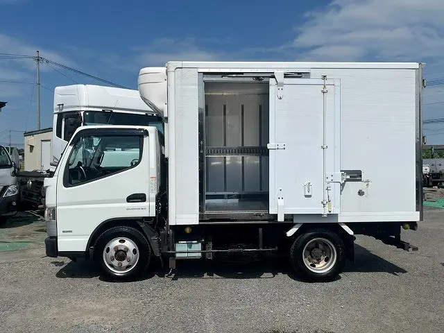 5トン限定 準中型車免許 R1-キャンター冷蔵冷凍車|三菱 キャンター 2PG-FBAV0(2WD)の写真9