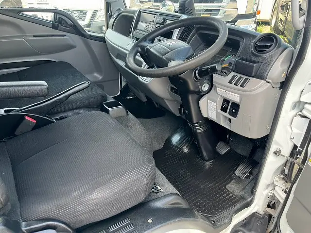 三菱 キャンター 2PG-FBAV0(2WD)の写真18