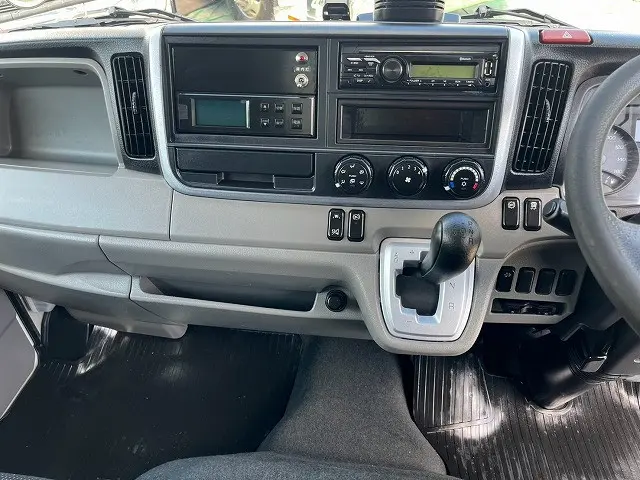 三菱 キャンター 2PG-FBAV0(2WD)の写真27