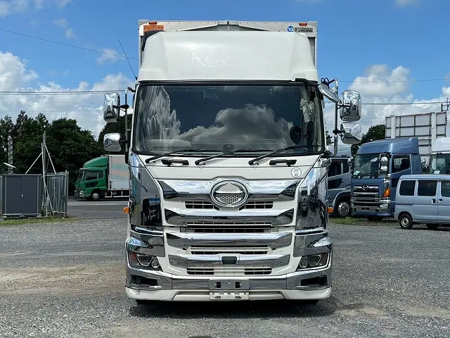 内高267cm GVW25t 13.3トン積載 R3プロフィア・アルミウイング|日野 プロフィア 2DG-FW1AHG(8x4)の写真3
