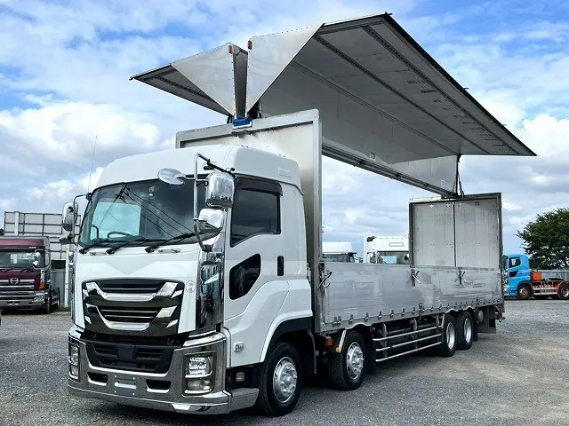 ギガアルミウイング ミドルルーフ 4軸低床2デフ|いすゞ ギガ QPG-CYJ77B(8x4)の写真1