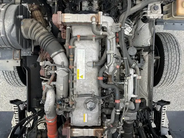 いすゞ ギガ QPG-CYJ77B(8x4)の写真41