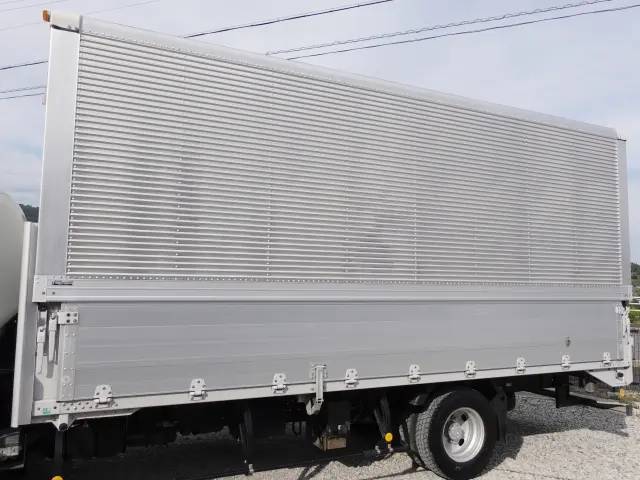 いすゞ エルフ BKG-NPR85AN(2WD)の写真7