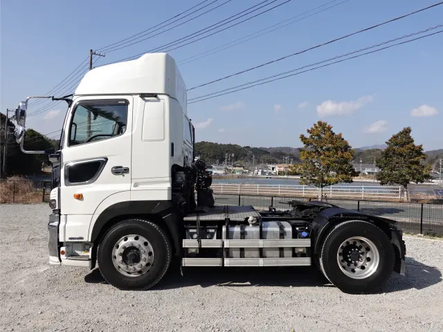 日野 プロフィア QPG-SH1EDDG(2WD)の写真10