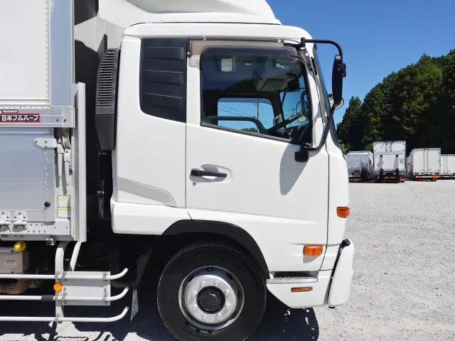 UD コンドル QKG-PK39CH(2WD)の写真4