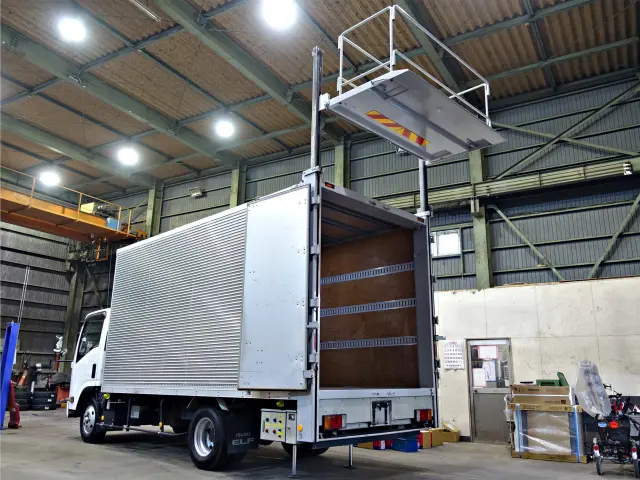 いすゞ エルフ TRG-NPR85AN(2WD)の写真21