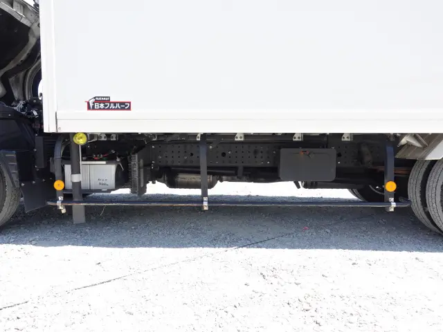 三菱 キャンター 2PG-FEB50(2WD)の写真16