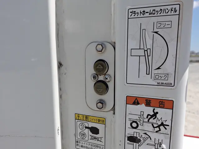 三菱 キャンター 2PG-FEB50(2WD)の写真17