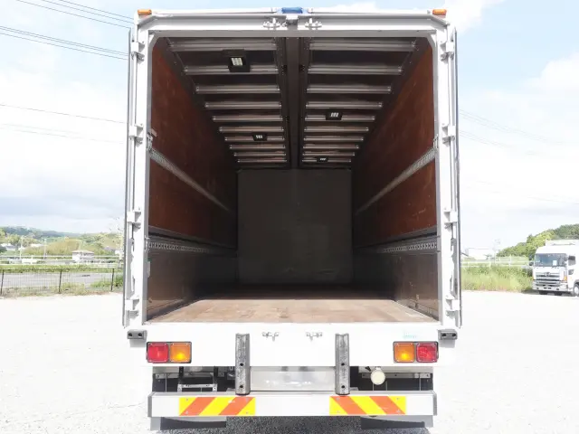 いすゞ フォワード LKG-FTR90S2(2WD)の写真15