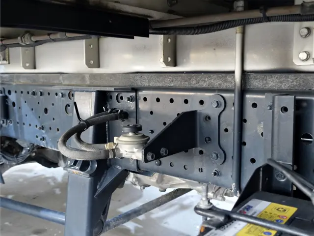 いすゞ エルフ TPG-NPS85AN(4WD)の写真12