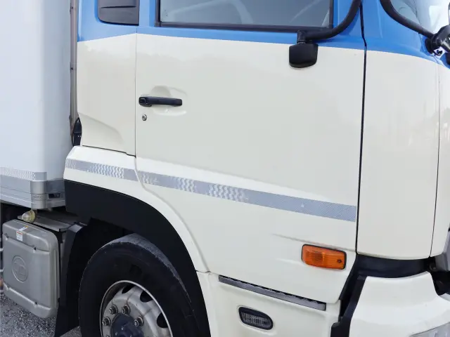 UD クオン QKG-CD5ZA(6x2)の写真8