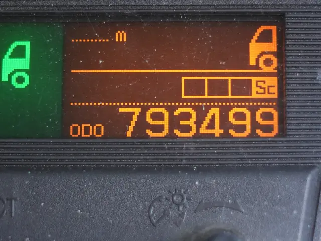 UD クオン QKG-CD5ZA(6x2)の写真29