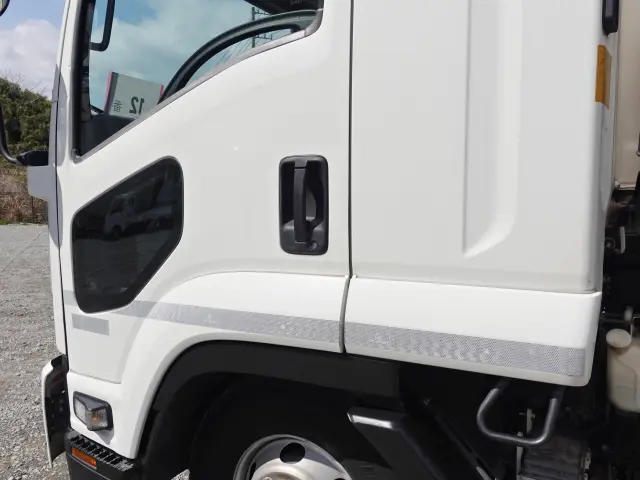いすゞ フォワード TKG-FRR90T2(2WD)の写真11