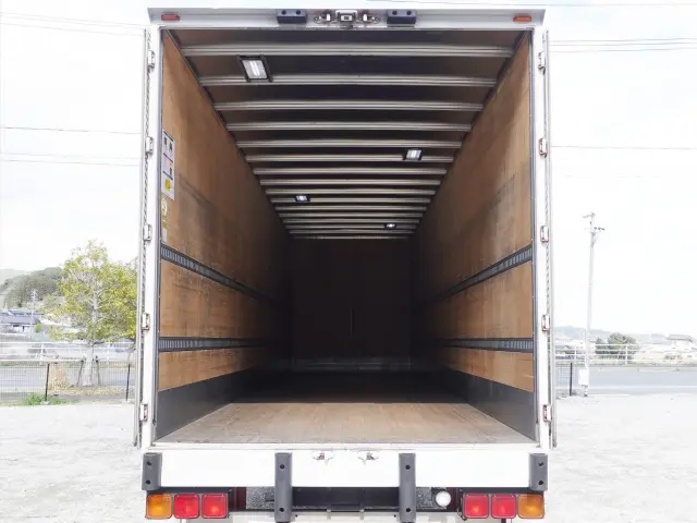 いすゞ フォワード TKG-FRR90T2(2WD)の写真13