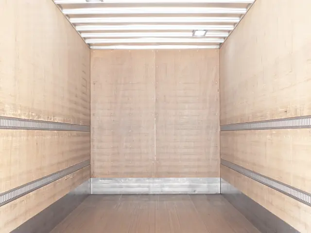 いすゞ フォワード TKG-FRR90T2(2WD)の写真16