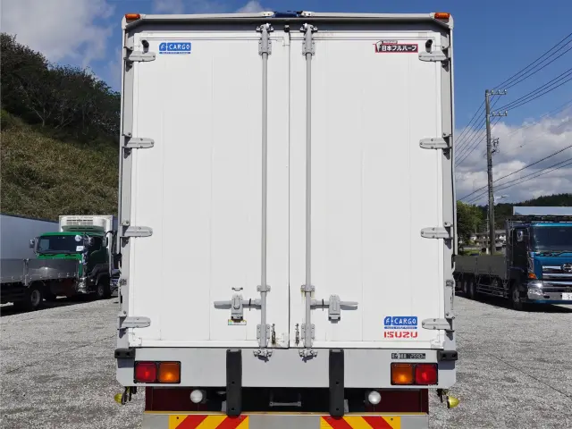 いすゞ フォワード 2RG-FRR90T2(2WD)の写真8